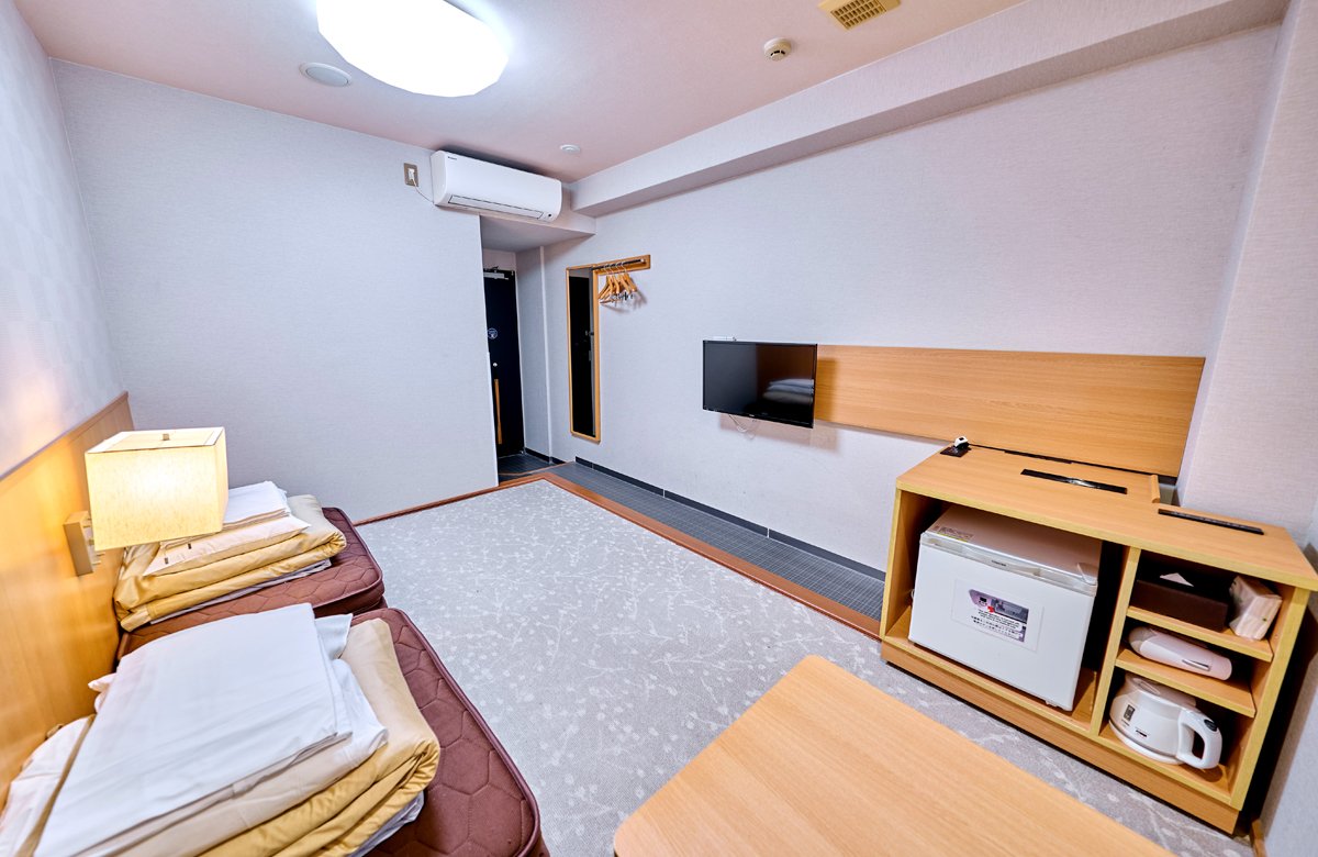 和ツインルーム◇禁煙【お部屋に布団2組 室内段差有】の写真